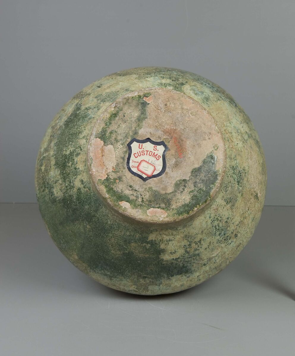 Wine container (hu) with mythical creatures, Earthenware with green lead glaze, China