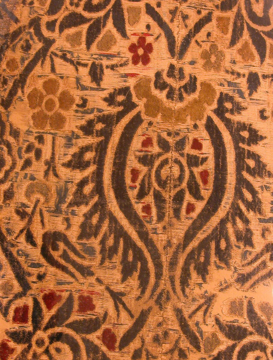 Textile Fragment, Silk; cut and voided velvet with continuous floats of flat metal thread