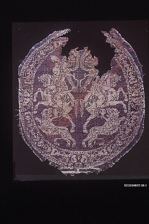 Medallion Depicting Addorsed Amazons on Horseback, Silk; samite (weft-faced compound twill) 