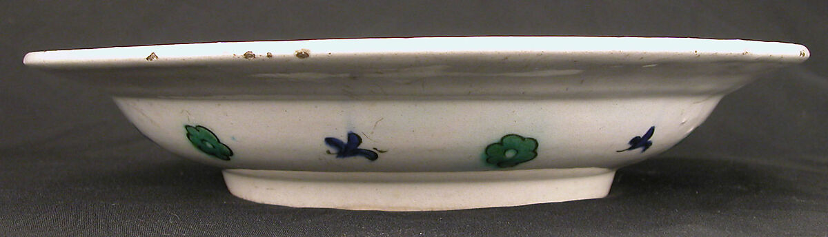 Dish, Stonepaste; polychrome painted under transparent glaze