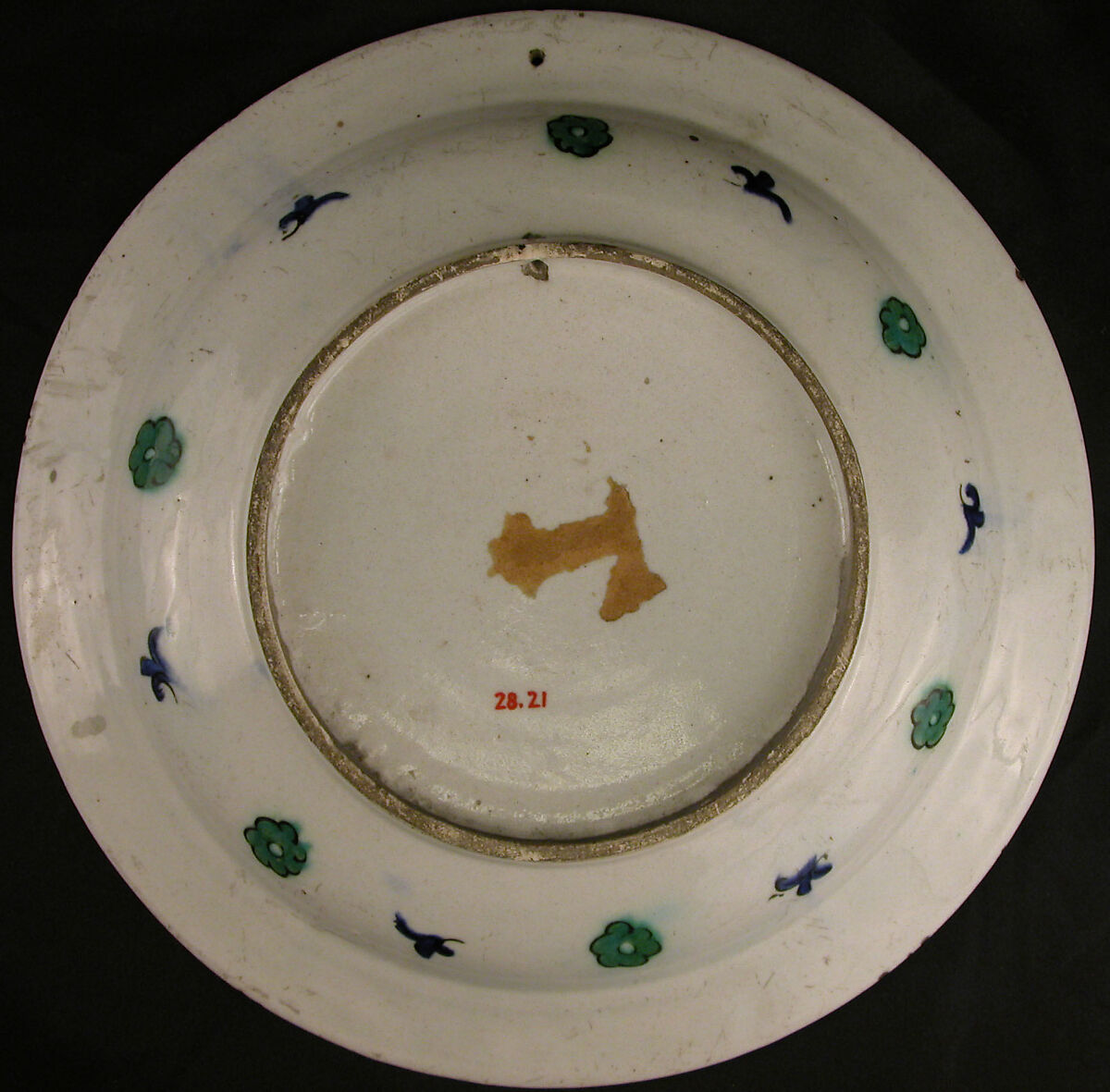 Dish, Stonepaste; polychrome painted under transparent glaze