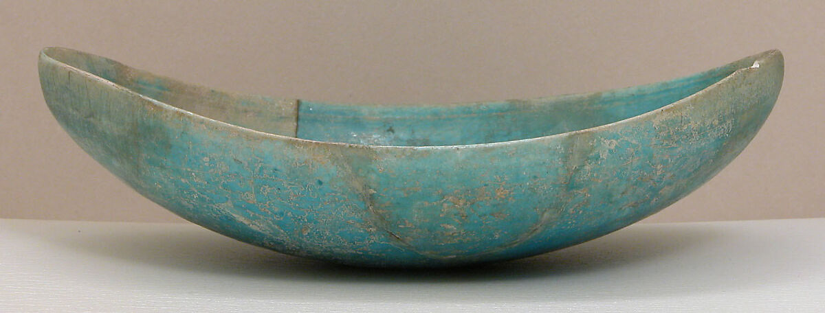 Bowl, Stonepaste; incised and glazed