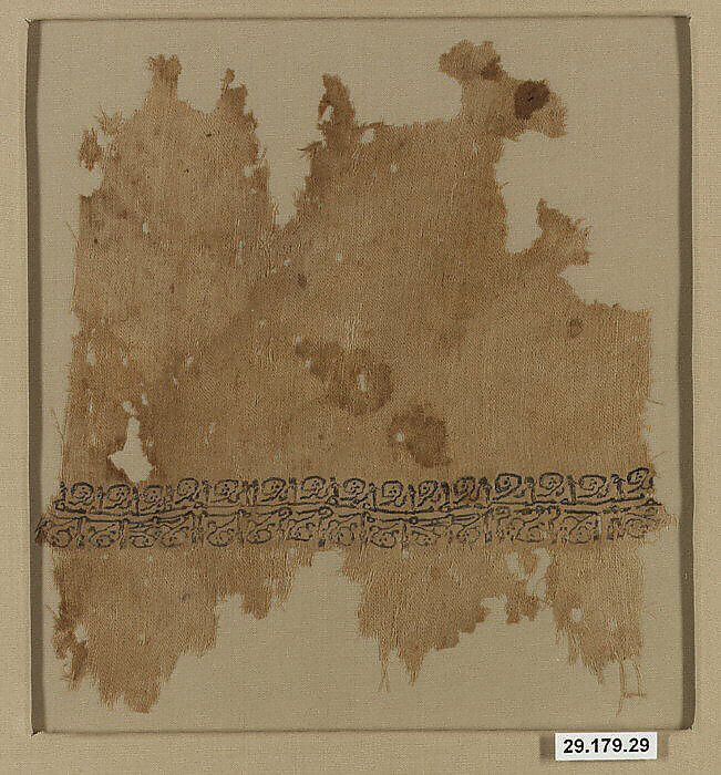 Textile Fragment, Linen, silk; plain weave, tapestry weave 