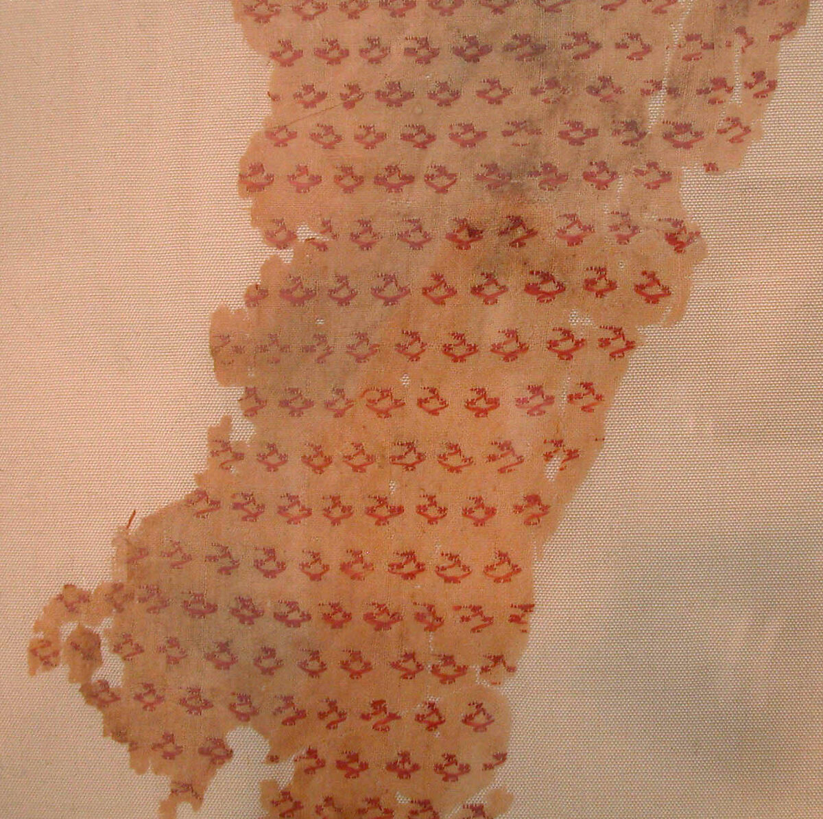 Textile Fragment, Linen, silk; plain weave, brocaded