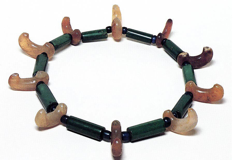 Necklace with Claw-Shaped Beads (Magatama), Chalcedony and green jasper, Japan