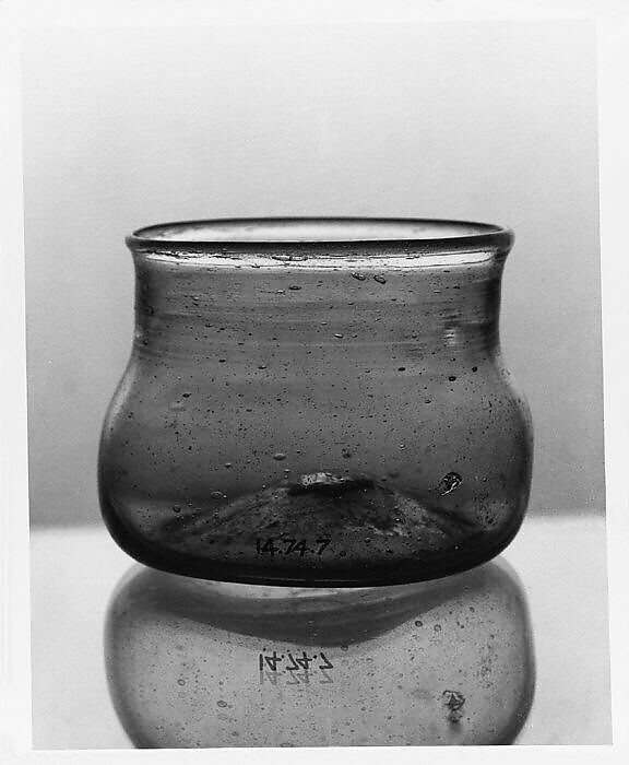 Jar, Free-blown glass 