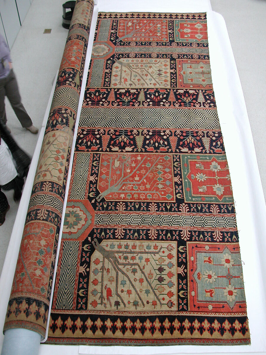 Fragment of a Garden Carpet, Cotton (warp and weft); wool (pile); symmetrically knotted pile