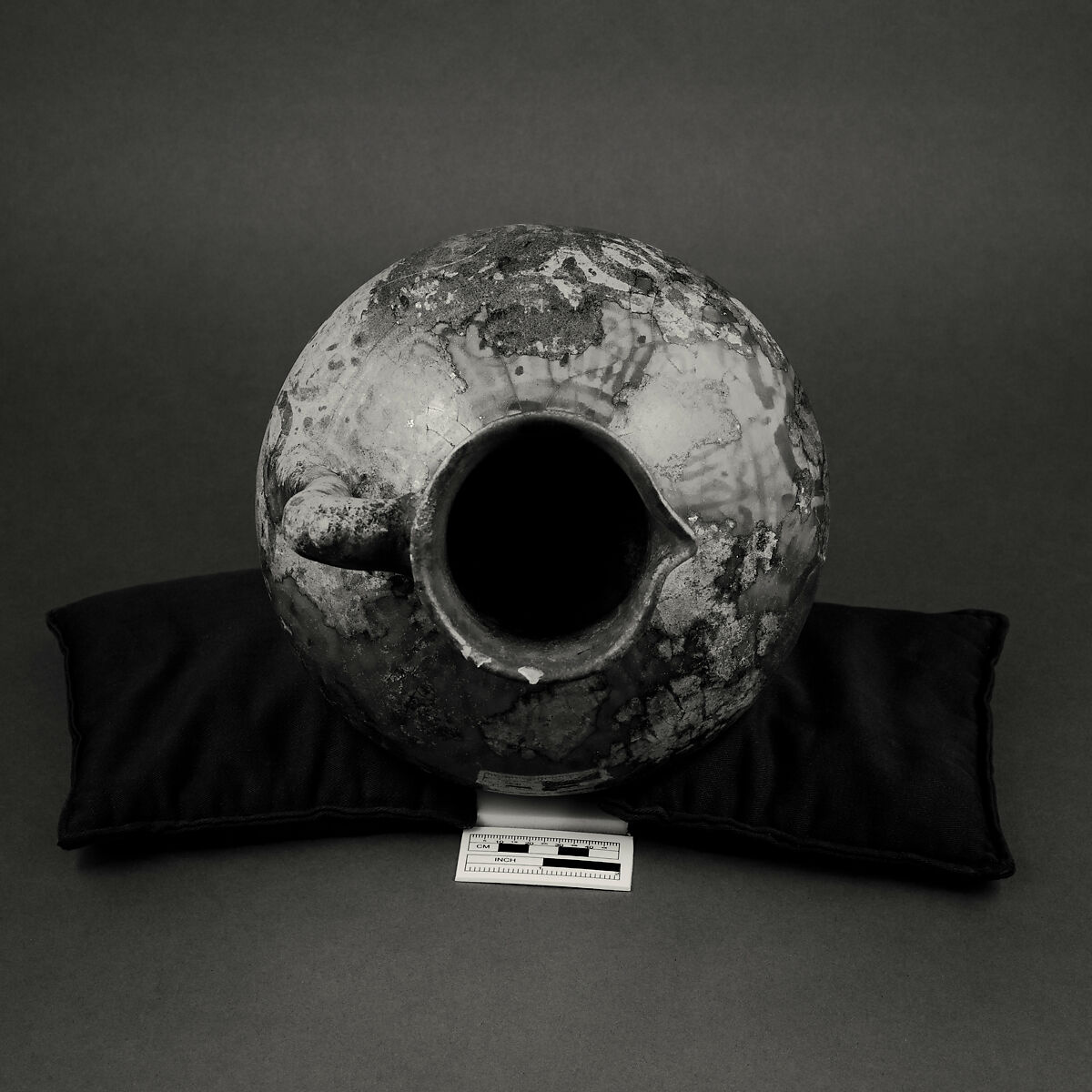 Ewer, Earthenware; luster-painted