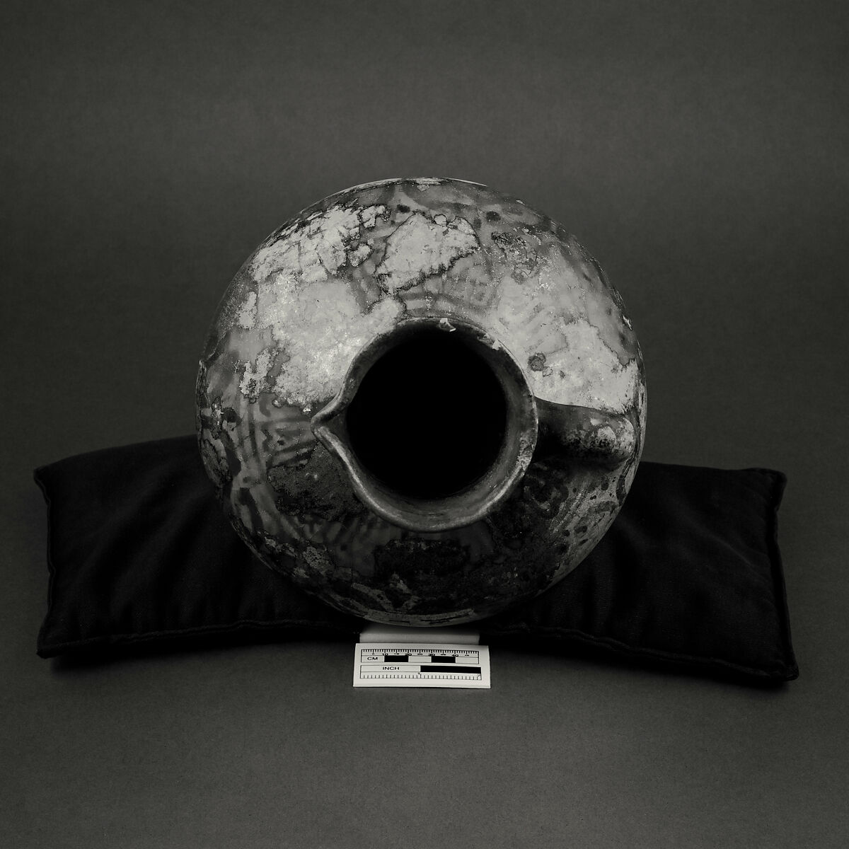 Ewer, Earthenware; luster-painted