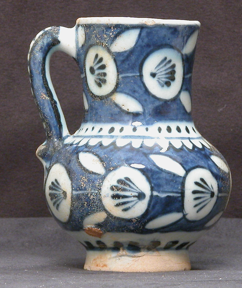 Ewer, Stonepaste; painted under transparent glaze 