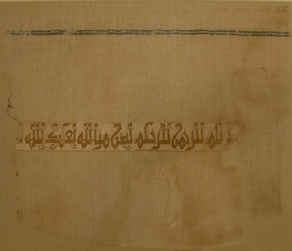 Textile Fragment, Linen, silk; plain weave, tapestry weave
