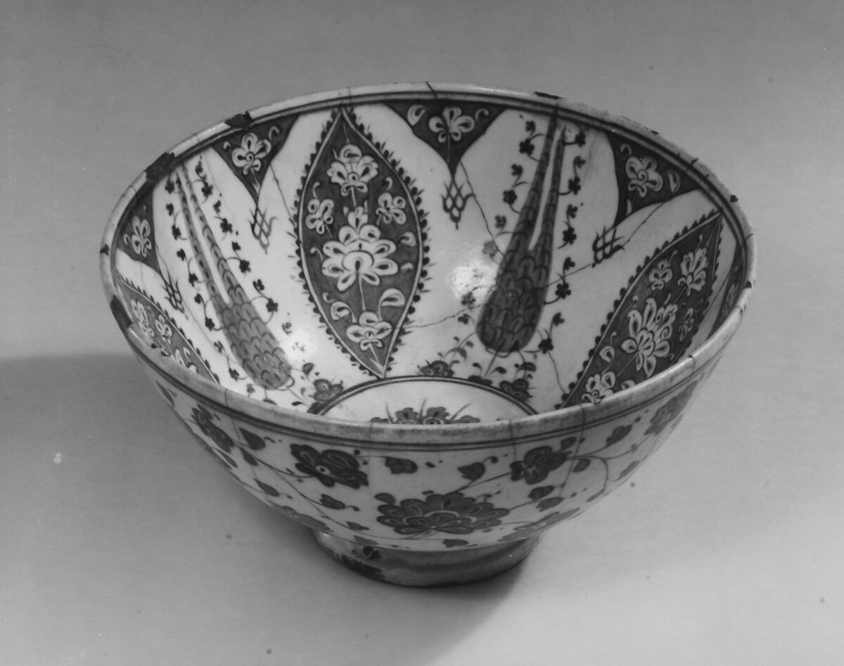 Bowl with Variation of 'Baba Nakkas' Design, Stonepaste; painted in light and dark blue under transparent glaze
