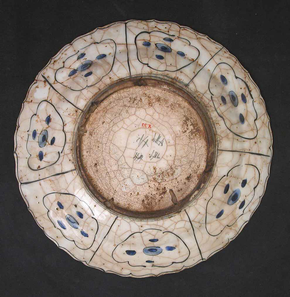 Dish with Three Lions, Stonepaste; polychrome painted under transparent glaze