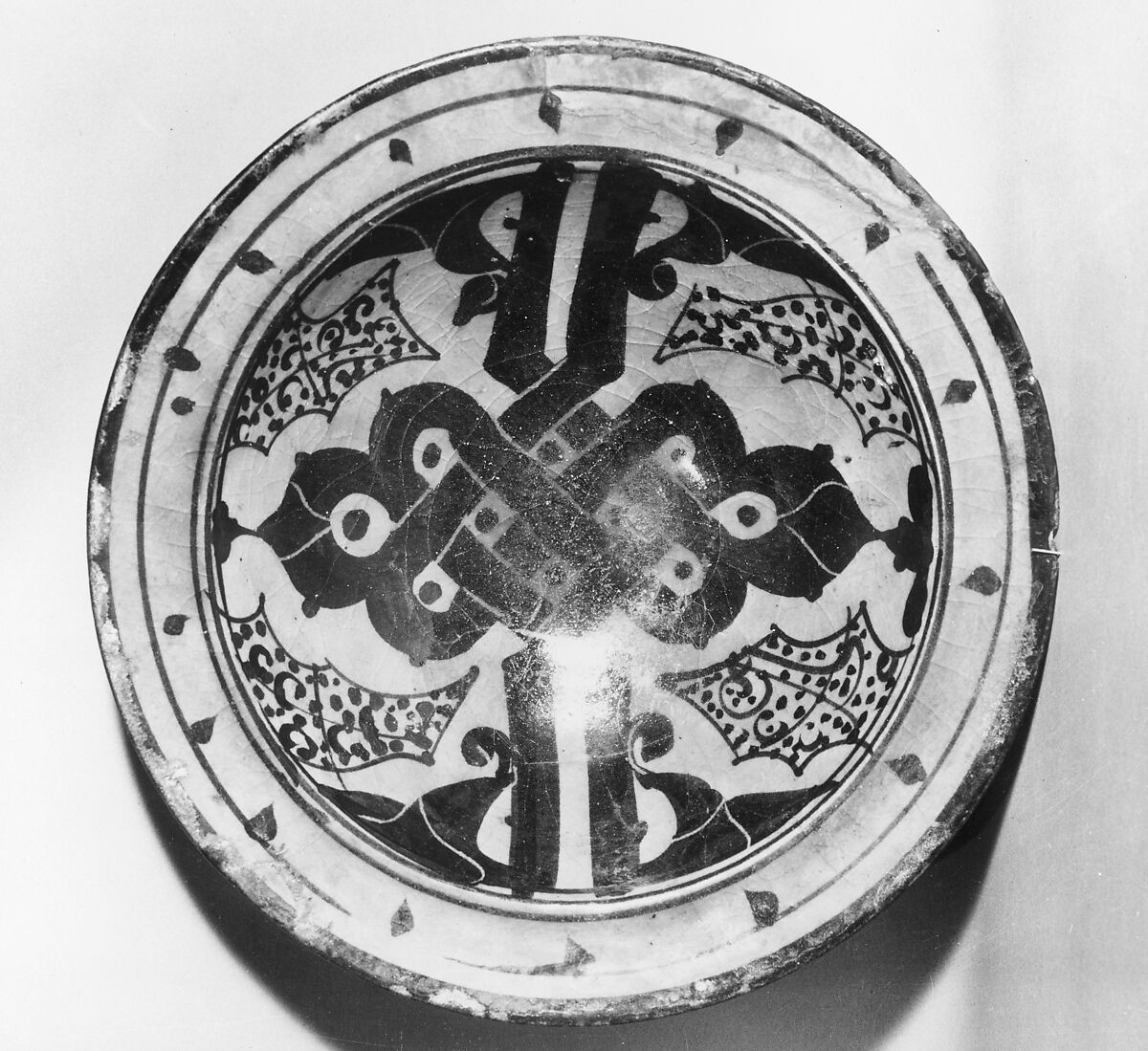 Bowl with Alif-lam Motif, Stonepaste; polychrome painted under transparent glaze.