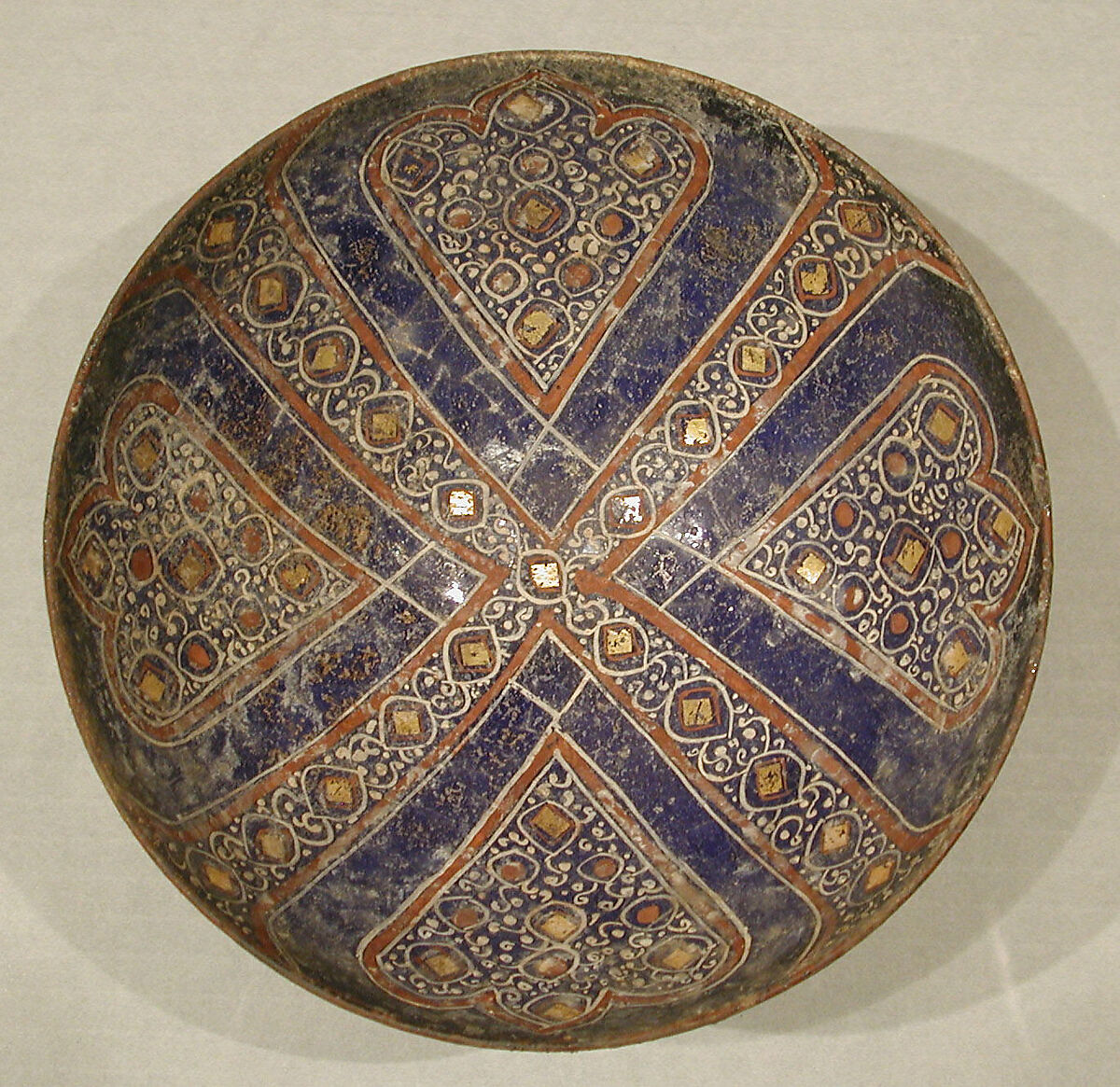Bowl, Stonepaste; overglaze painted and gilded (lajvardina) 