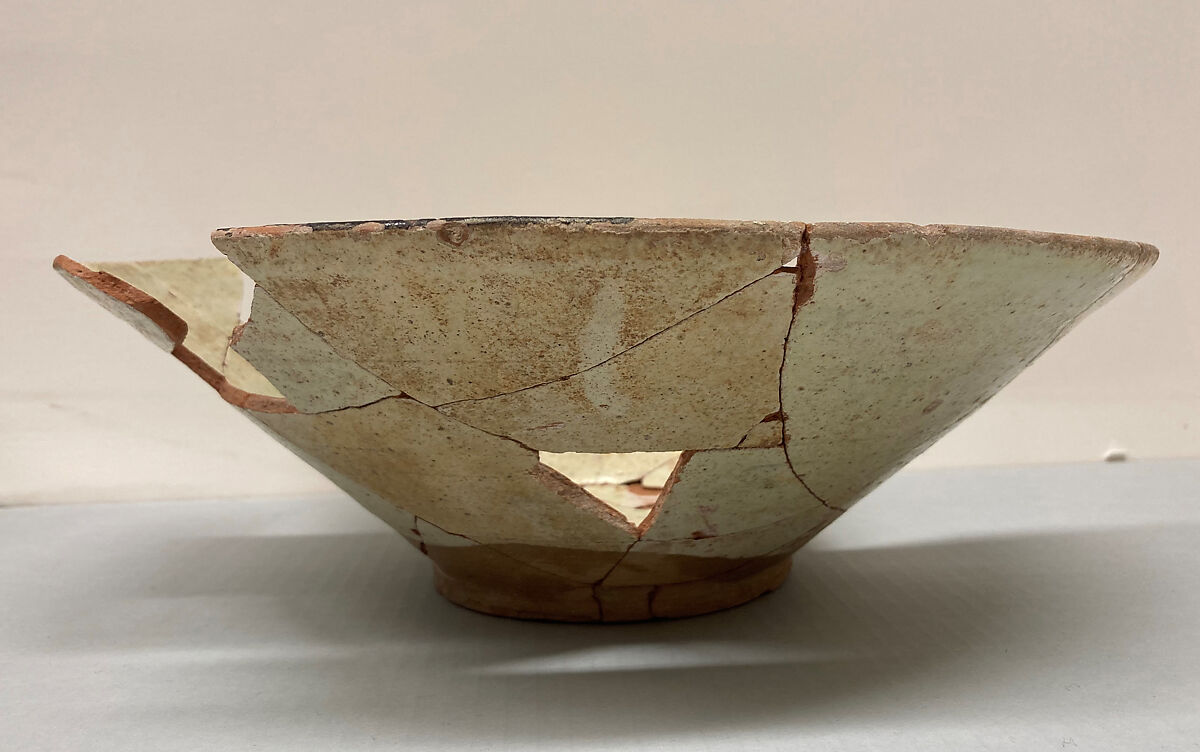 Bowl, Earthenware; slip covered and monochrome decorated under transparent glaze