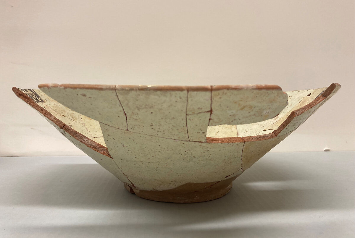 Bowl, Earthenware; slip covered and monochrome decorated under transparent glaze