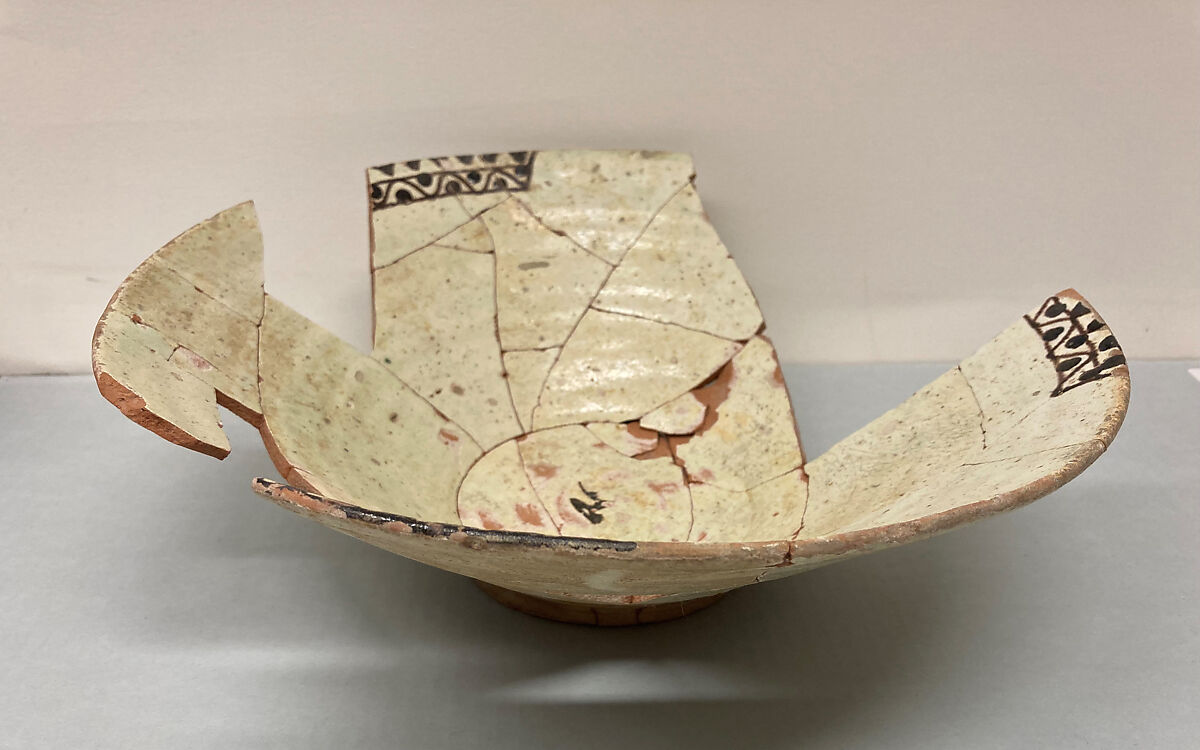 Bowl, Earthenware; slip covered and monochrome decorated under transparent glaze