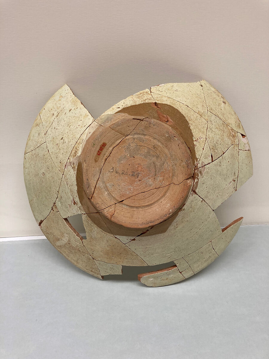 Bowl, Earthenware; slip covered and monochrome decorated under transparent glaze