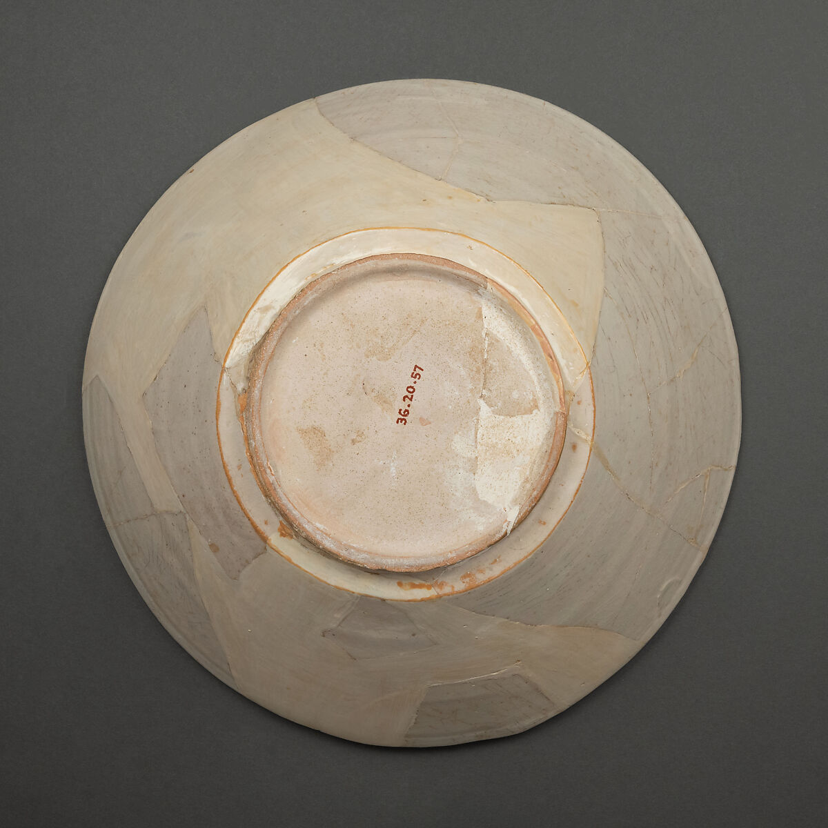 Bowl, Earthenware; slip covered with polychrome decoration under green transparent glaze