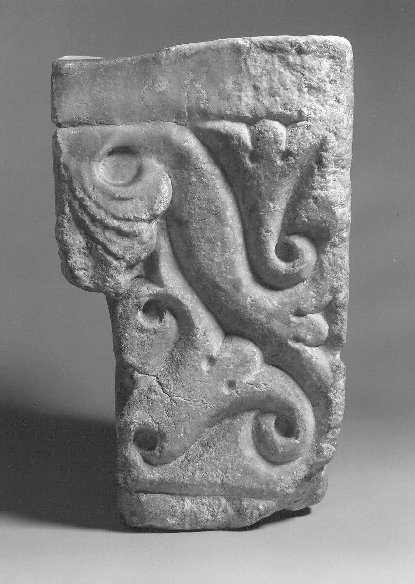 Capital in the "Beveled Style", Alabaster, gypsum; carved