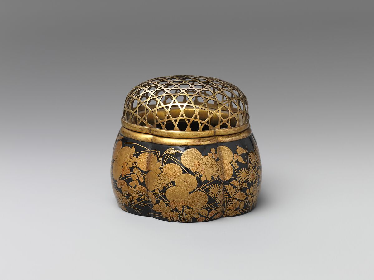 Incense Burner in the Shape of a Melon with Autumn Flowers and Grasses, Lacquer with sprinkled gold decoration in Kōdaiji style; gilt-bronze cover, Japan