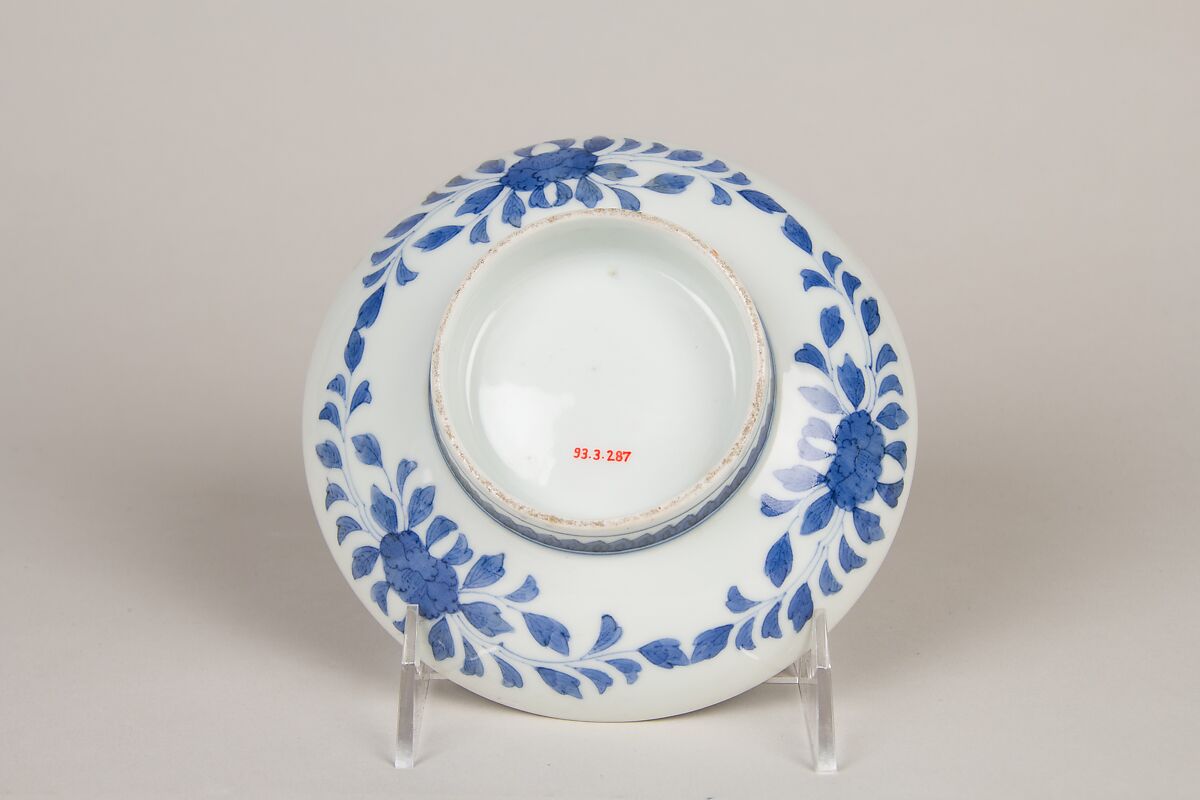 Dish with Stylized Chrysanthemum Scrolls, Porcelain with underglaze blue decoration (Hizen ware, Nabeshima type), Japan