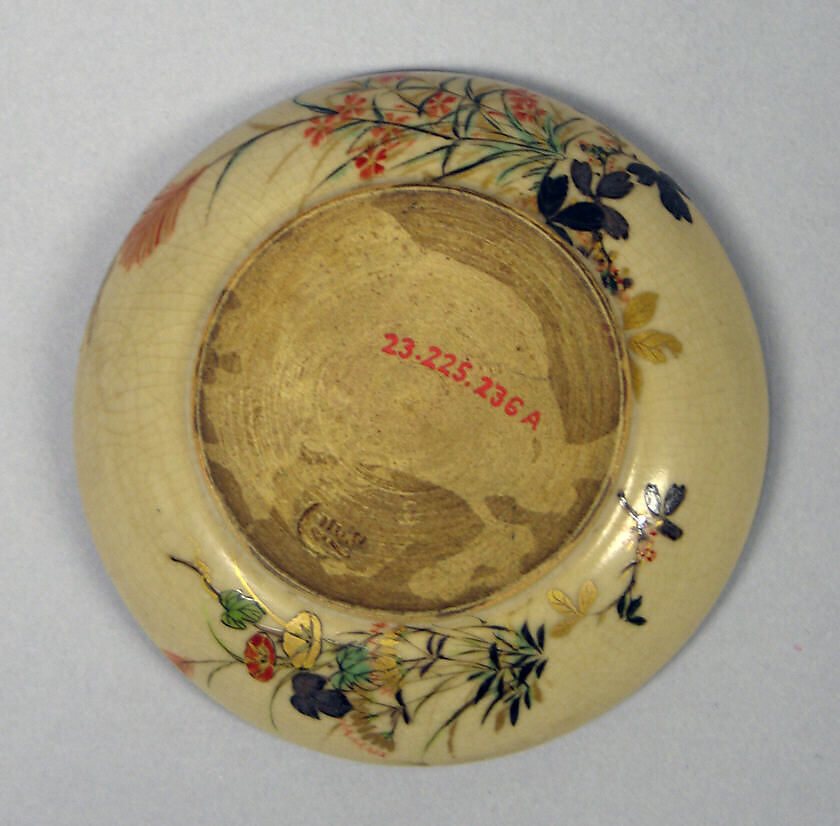 Incense Box with Design of the Seven Flowers of Autumn, Attributed to Nonomura Ninsei (Japanese, active ca. 1646–94), Glazed stoneware, colored enamels and gold, Japan