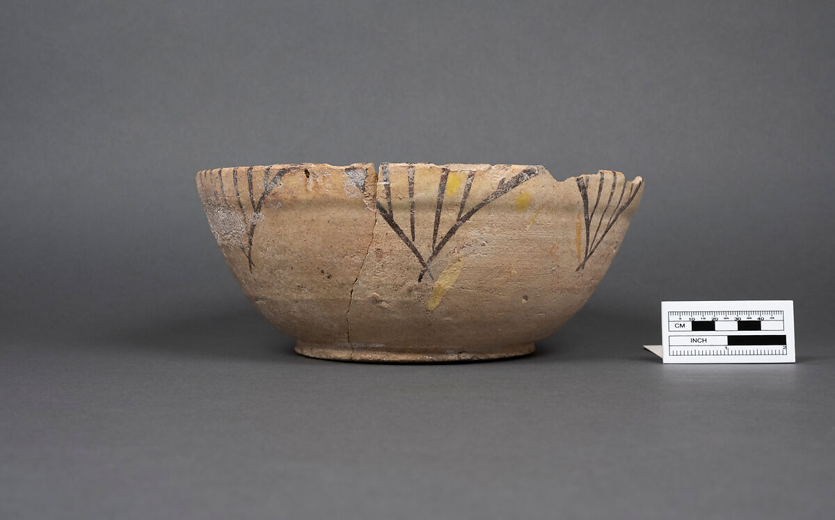 Buffware Bowl, Earthenware; polychrome decoration under transparent glaze (buff ware)