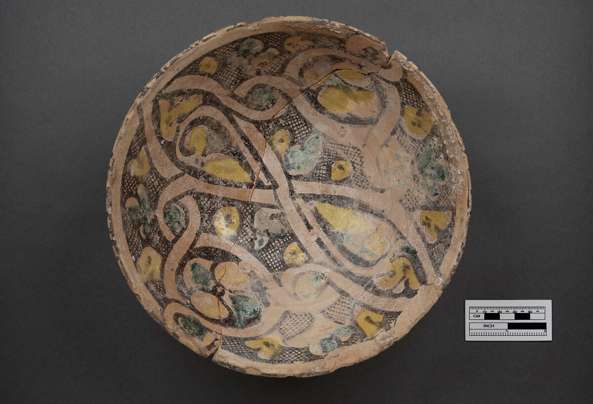 Buffware Bowl, Earthenware; polychrome decoration under transparent glaze (buff ware)