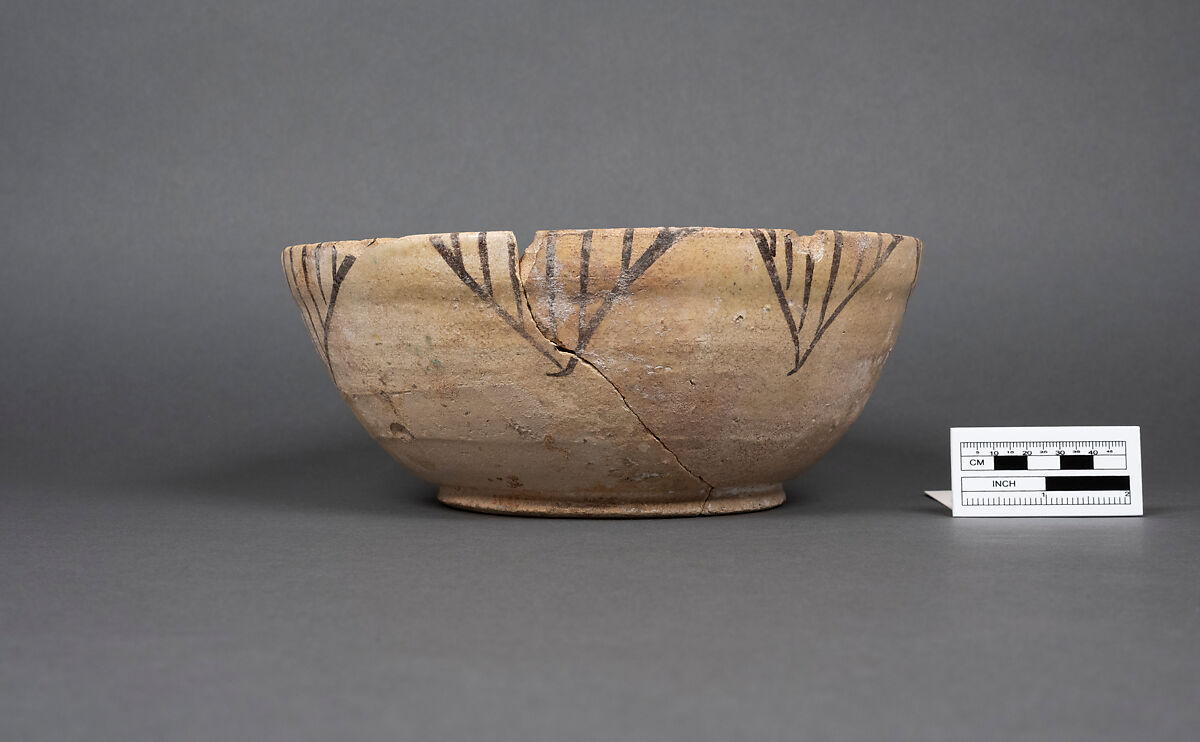 Buffware Bowl, Earthenware; polychrome decoration under transparent glaze (buff ware)