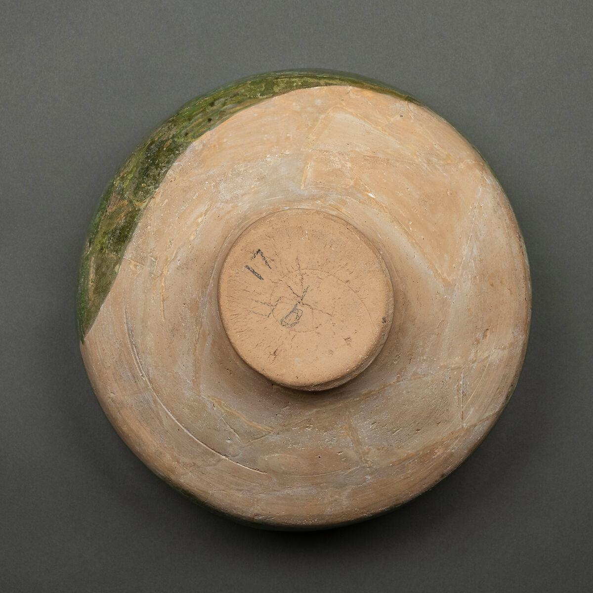 Bowl, Earthenware; slip covered with monochrome pigments under transparent glaze, incised