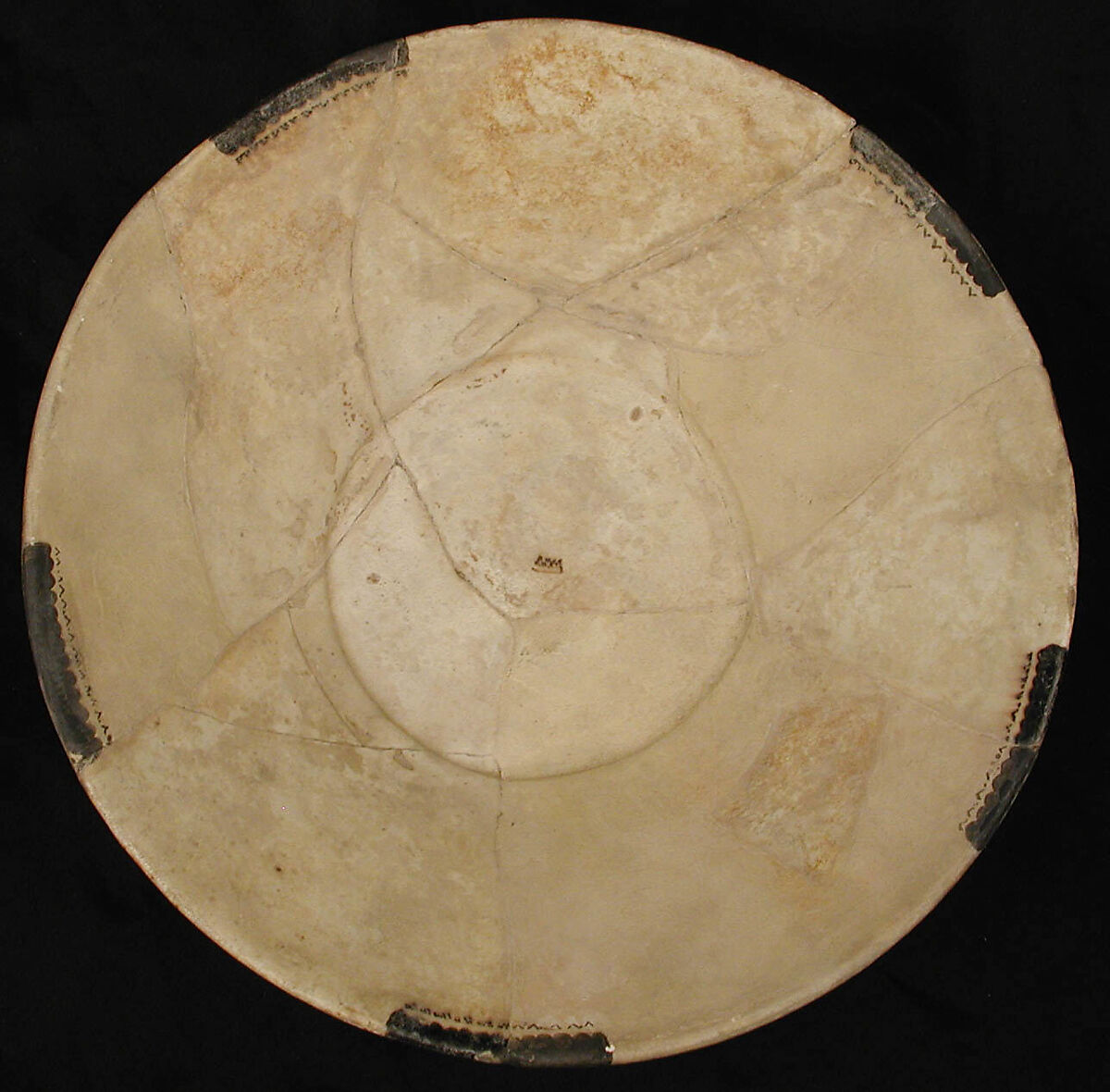 Bowl, Earthenware; slip covered with monocrhome slip decoration under transparent glaze