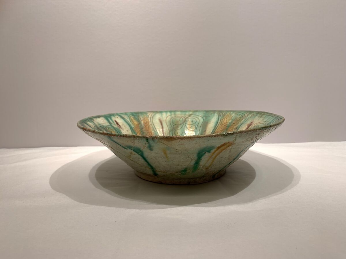 Bowl with Green, Yellow, and Brown Splashed Decoration, Earthenware; white slip, incised and splashed with polychrome glazes under transparent glaze (sgraffito ware)