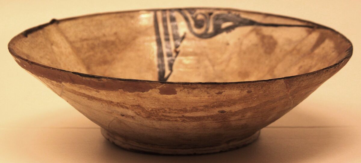 Bowl, Earthenware; white slip with monochrome slip decoration under transparent glaze 