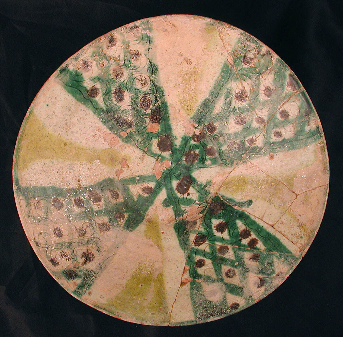 Bowl, Earthenware; underglaze painted and incised decoration under monochrome transparent glaze 