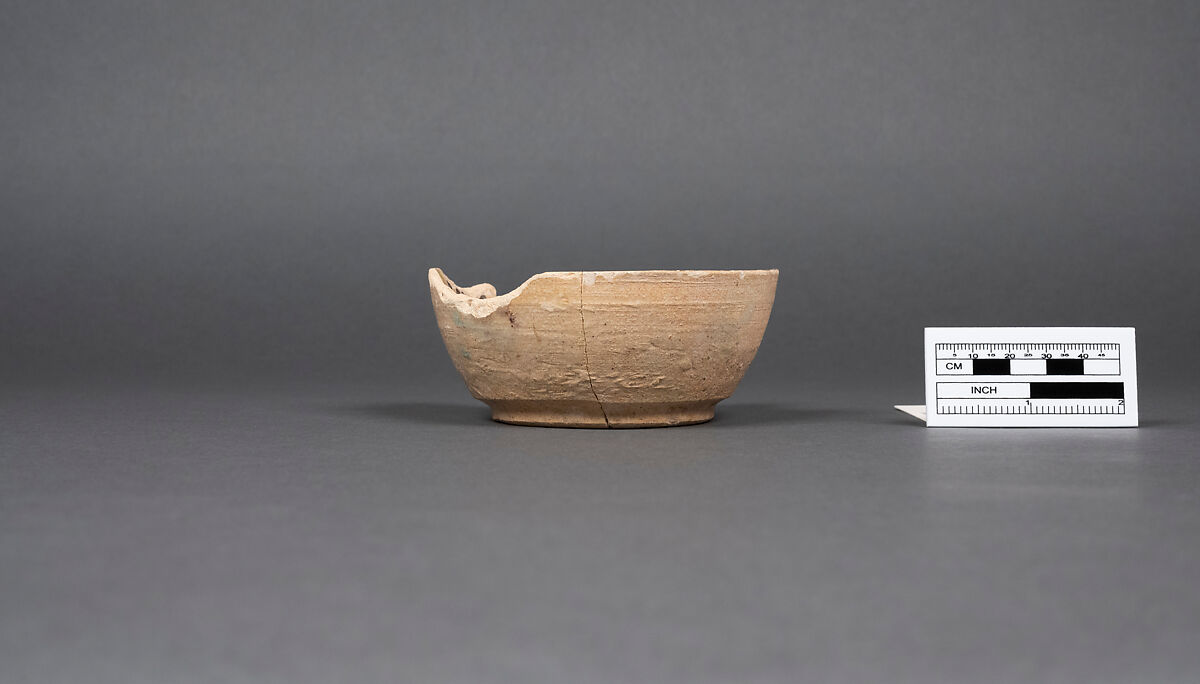 Bowl, Earthenware; polychrome decoration under transparent glaze (buff ware)