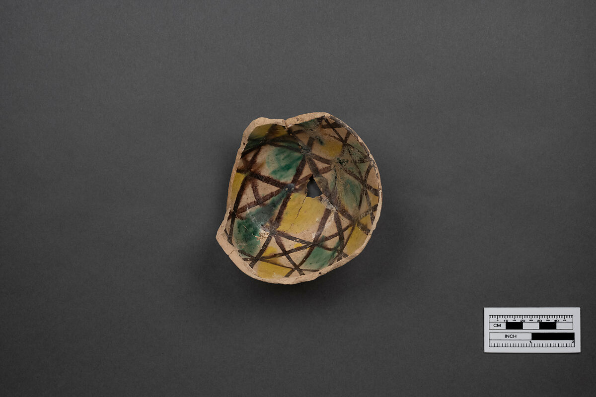 Bowl, Earthenware; polychrome decoration under transparent glaze (buff ware)
