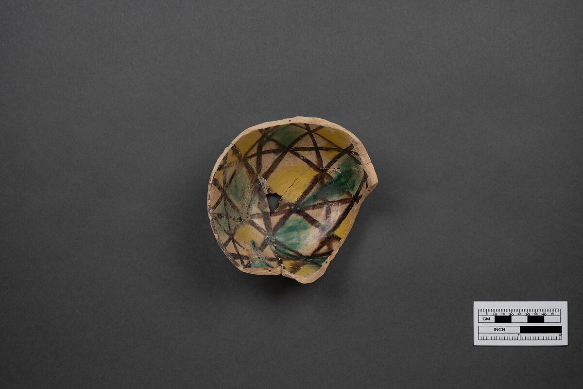 Bowl, Earthenware; polychrome decoration under transparent glaze (buff ware)