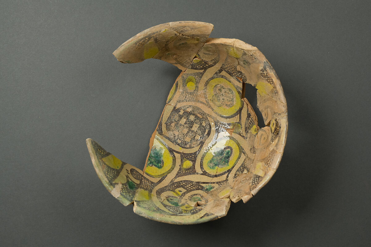 Bowl, Earthenware; polychrome decoration under transparent greenish glaze (buff ware)