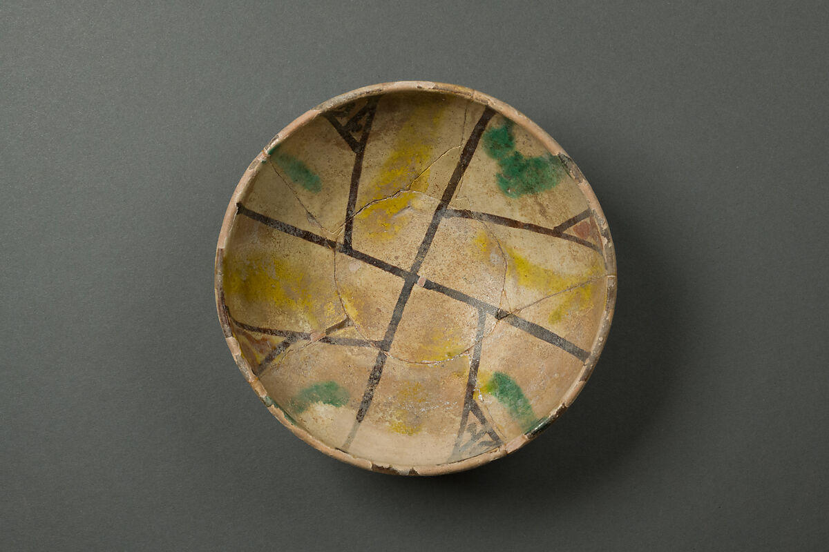 Bowl, Earthenware; polychrome slip decoration under transparent greenish glaze (buff ware)