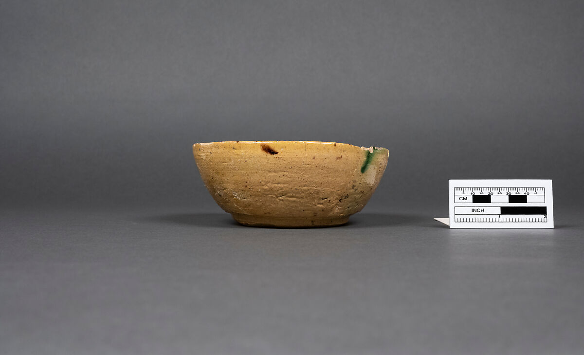 Dish, Earthenware; polychrome pigments under transparent glaze (buff ware)