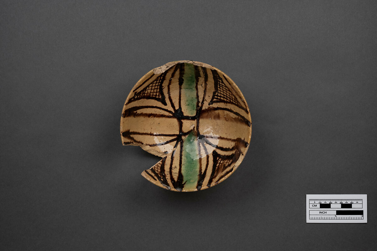 Dish, Earthenware; polychrome pigments under transparent glaze (buff ware)