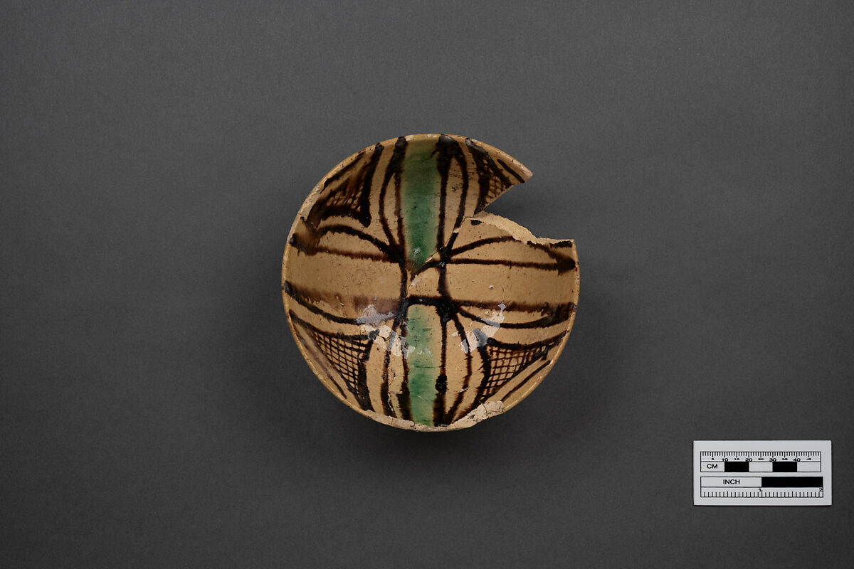 Dish, Earthenware; polychrome pigments under transparent glaze (buff ware)