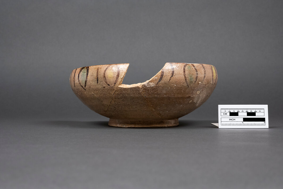 Bowl, Earthenware; polychrome decoration under transparent glaze (buff ware)