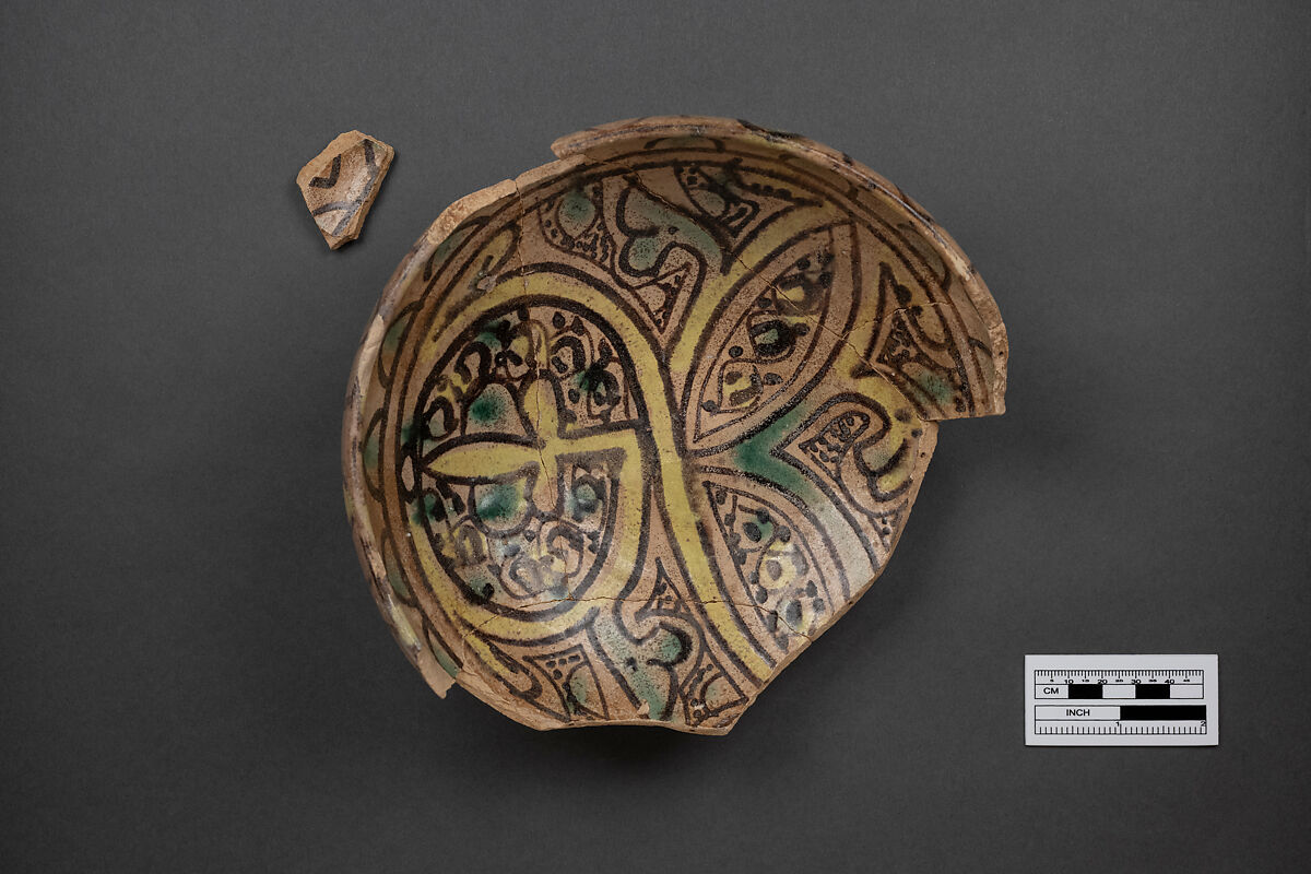 Bowl, Earthenware; polychrome decoration under transparent glaze (buff ware)