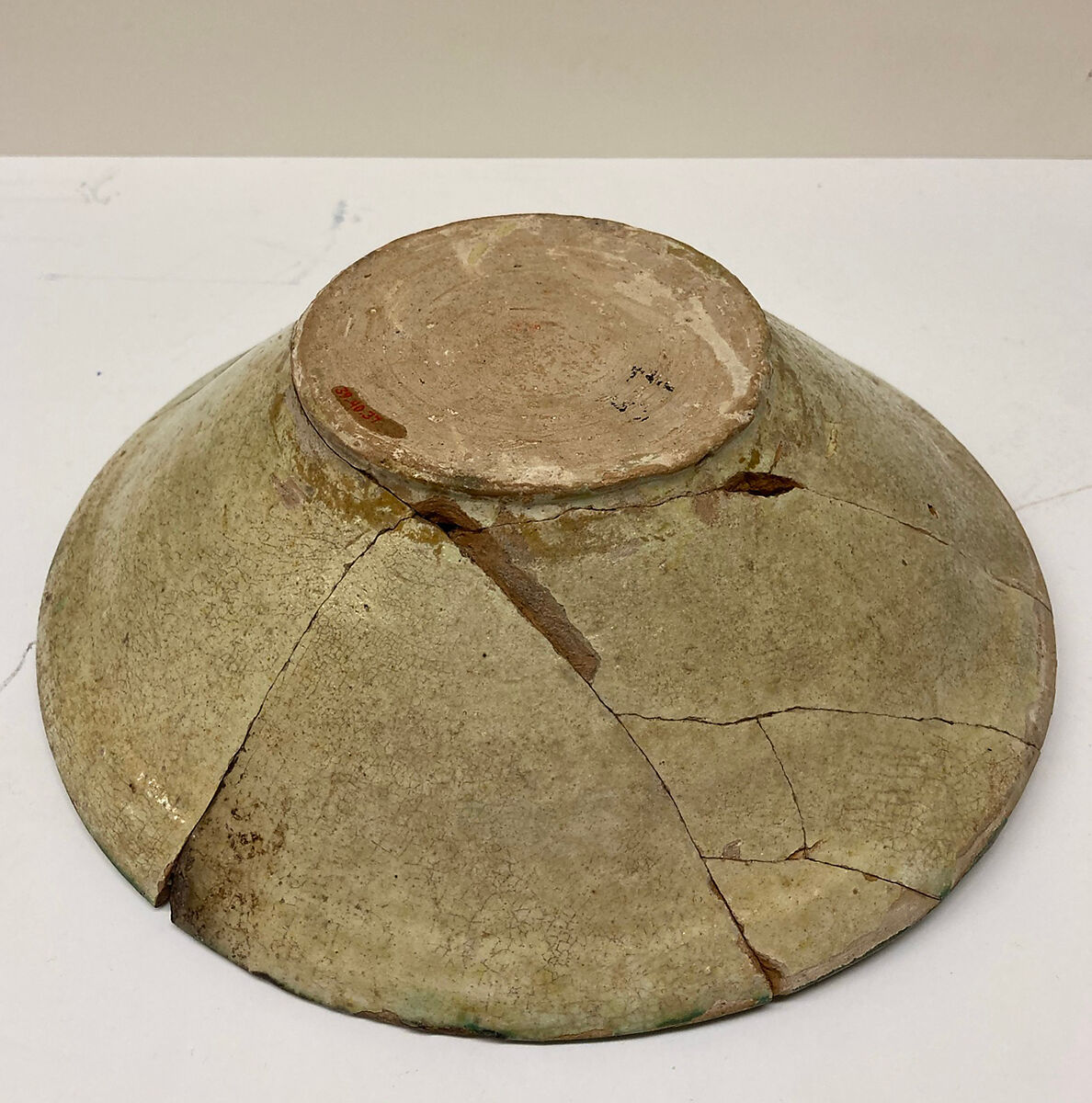 Bowl, Earthenware; white slip, incised and splashed with polychrome glazes under transparent glaze (sgraffito ware)