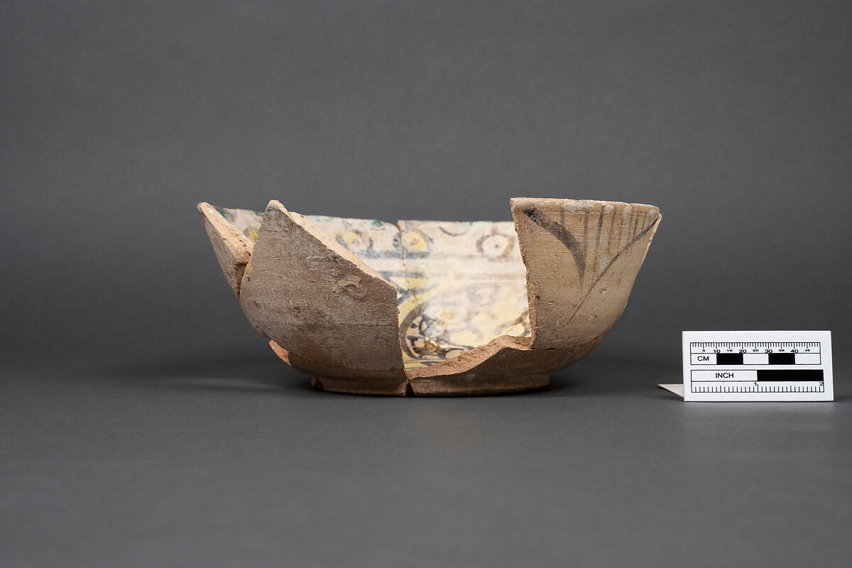 Bowl, Earthenware; polychrome decoration under transparent glaze (buff ware)