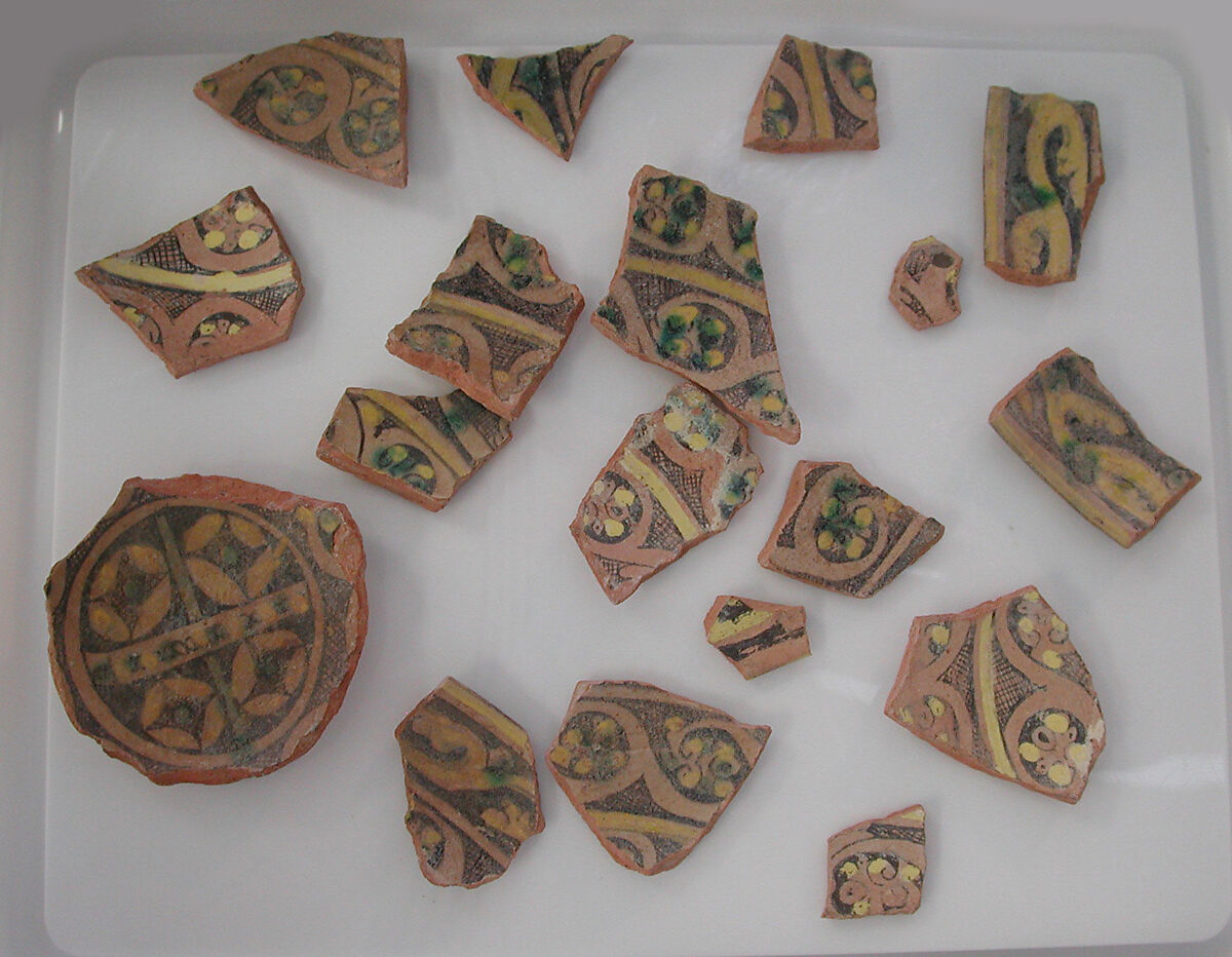 Bowl, Earthenware; painted in polychrome pigments under transparent glaze (buff ware)