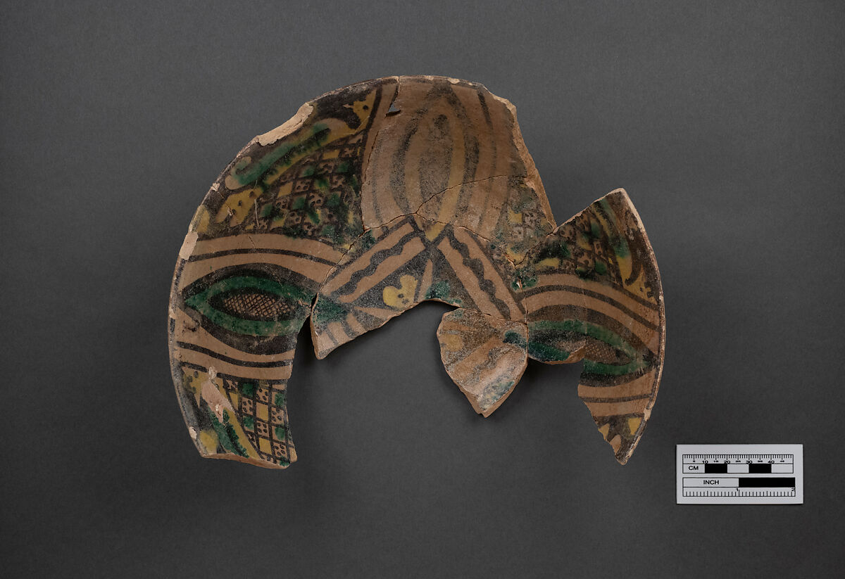 Bowl, Earthenware; underglaze painted in polychrome pigments under transparent glaze (buff ware)